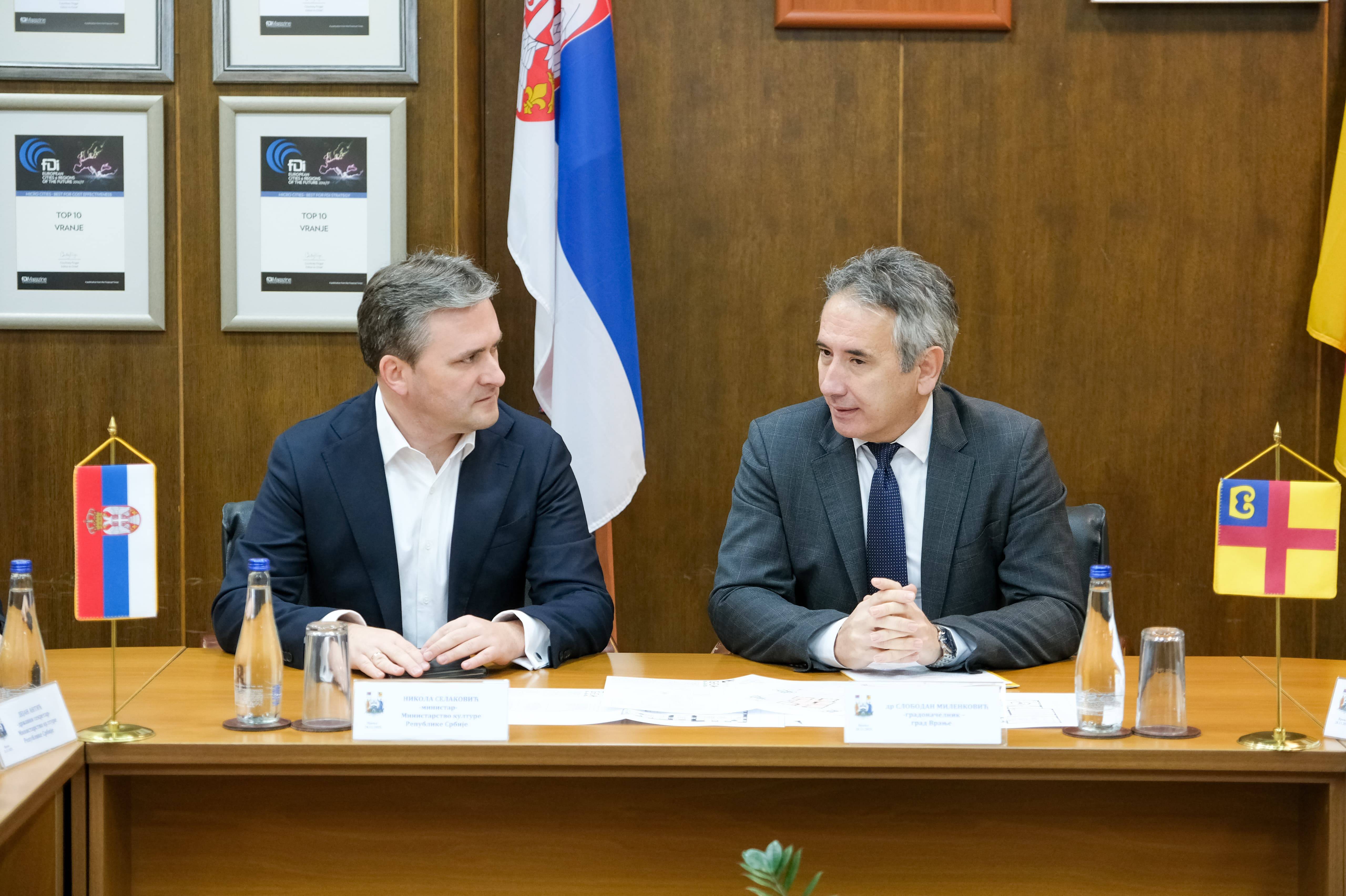 Селаковић посету Пчињском управном округу започео у Врању