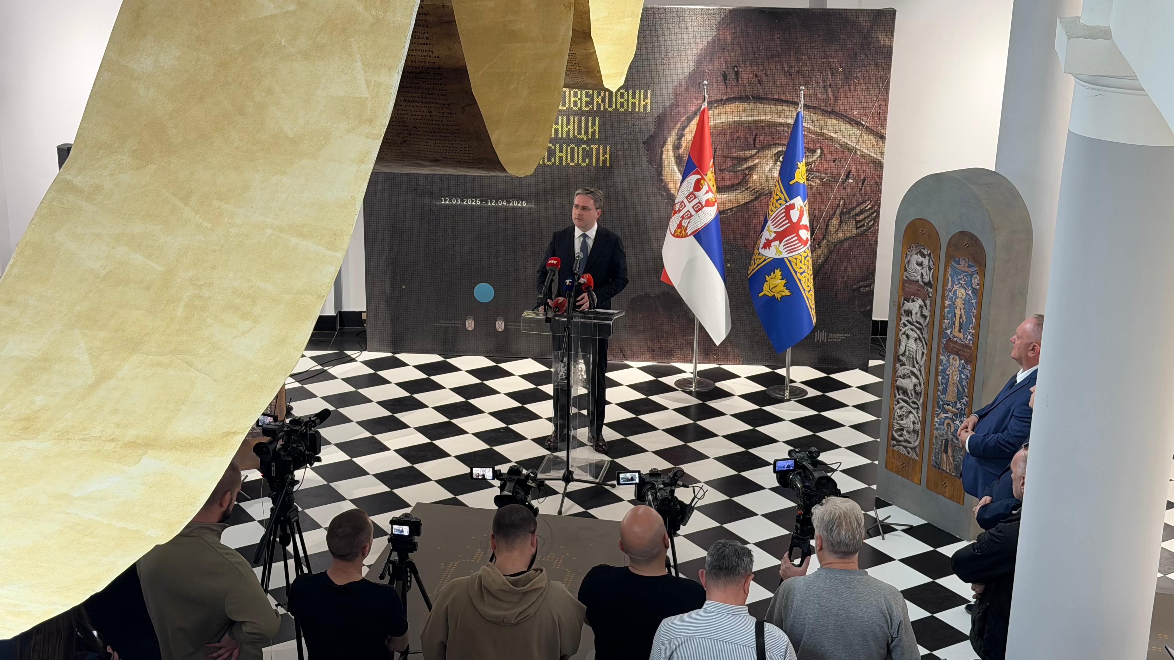 Селаковић отворио изложбу „Српски средњовековни споменици у опасности“  у Лесковцу – Националној престоници културе