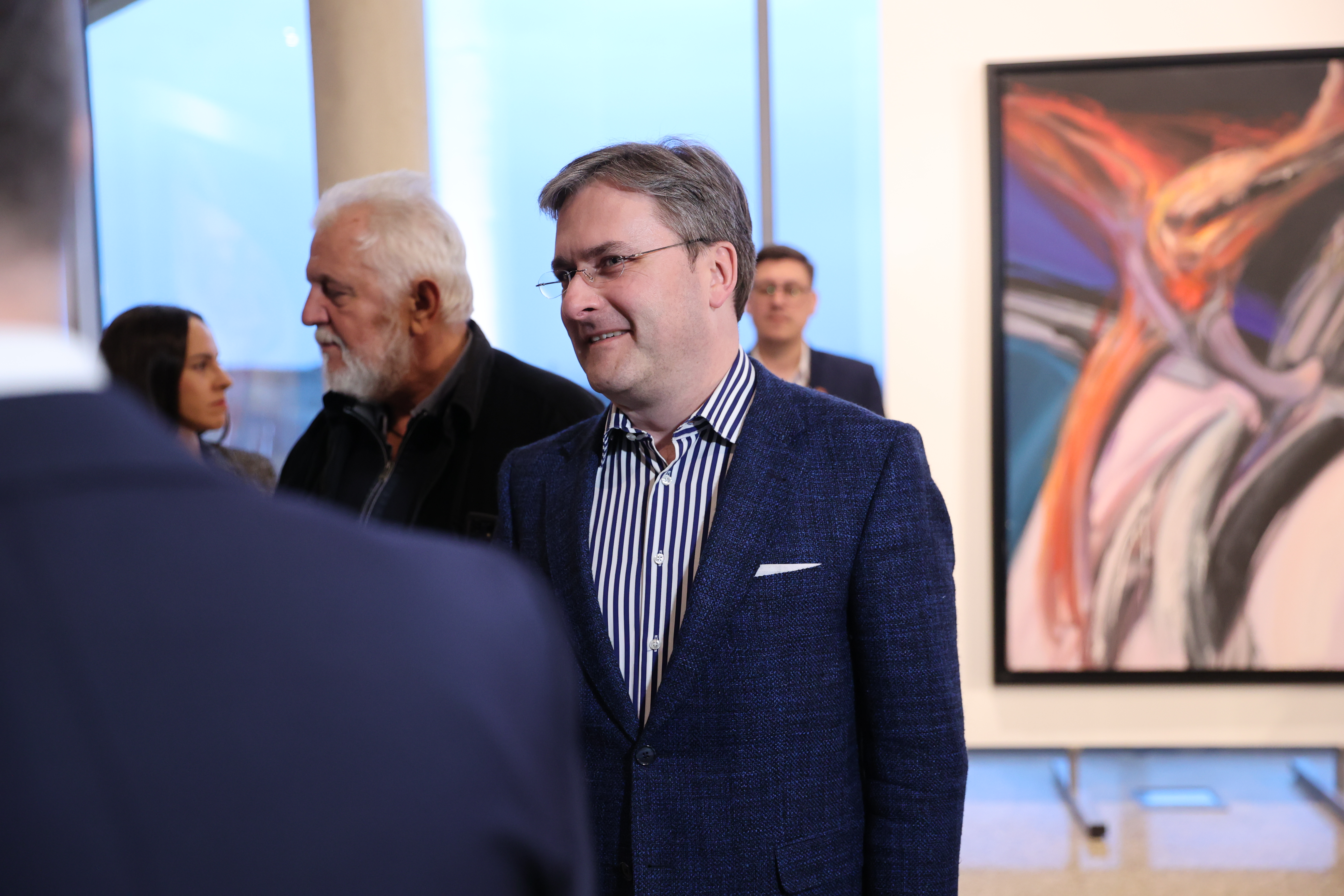 Селаковић отворио изложбу „На граници јаве и сна“ Милоша Шобајића