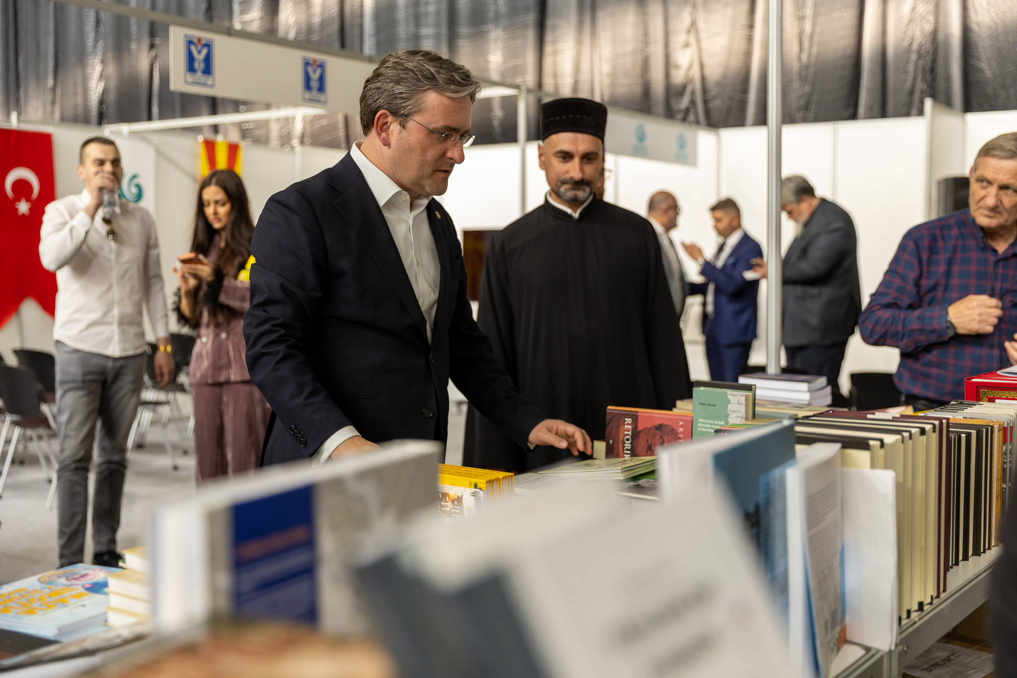 Селаковић посетио штанд Министарства културе на Сајму књига у Скопљу: Српска књига се тражи