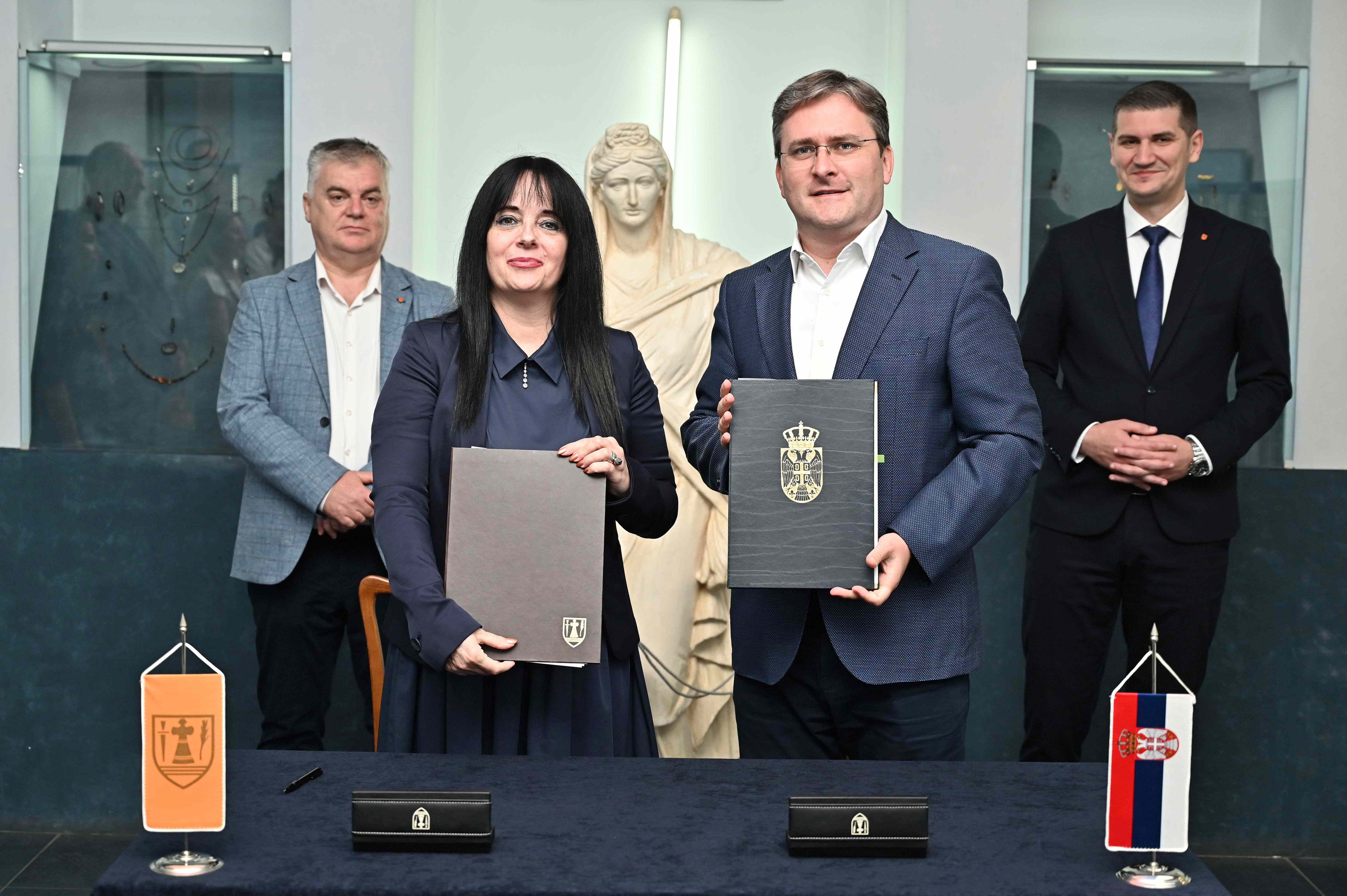 Селаковић потписао уговоре о подршци Министарства културе Народном музеју и Историјском архиву Пожаревац